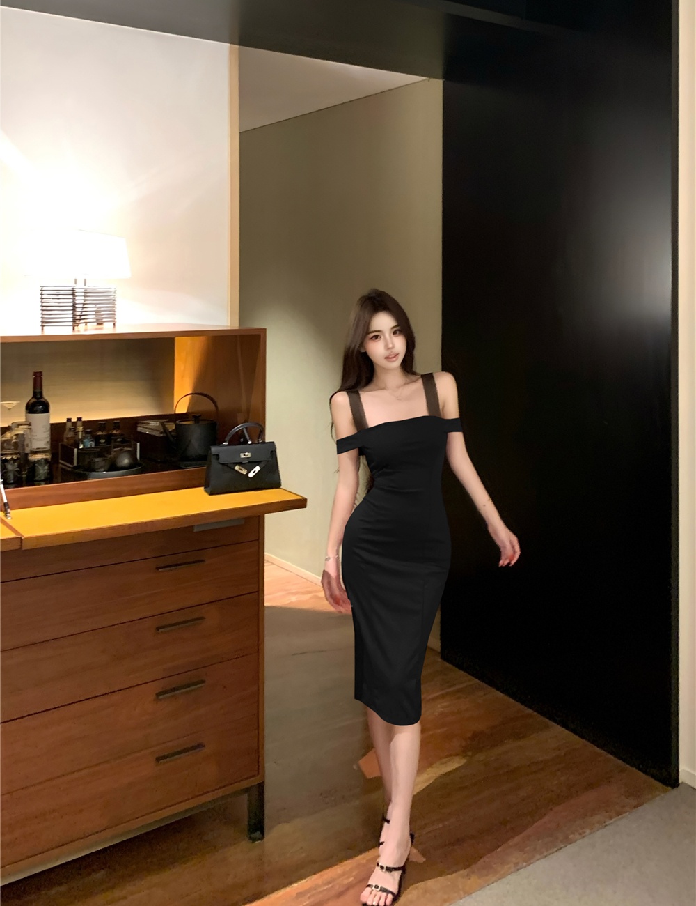 Flat shoulder after the split stunning temperament dress