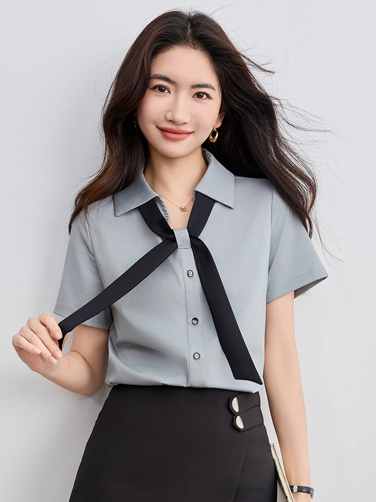 Short sleeve V-neck tops college style small shirt