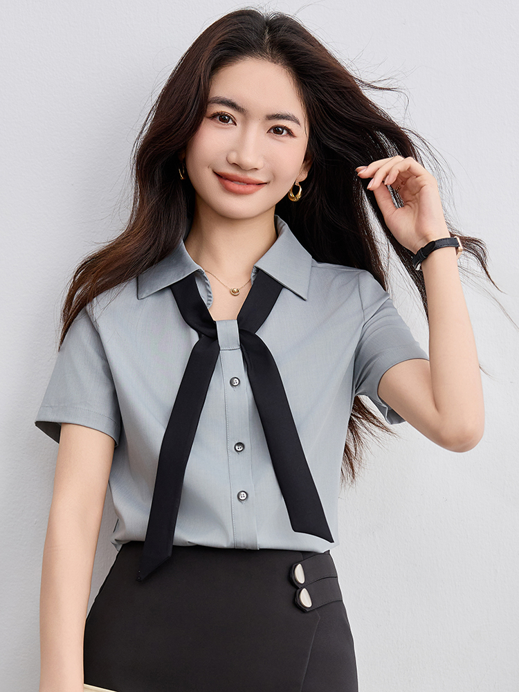 Short sleeve V-neck tops college style small shirt