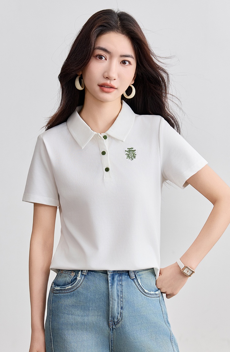 Short sleeve commuting embroidered T-shirt for women