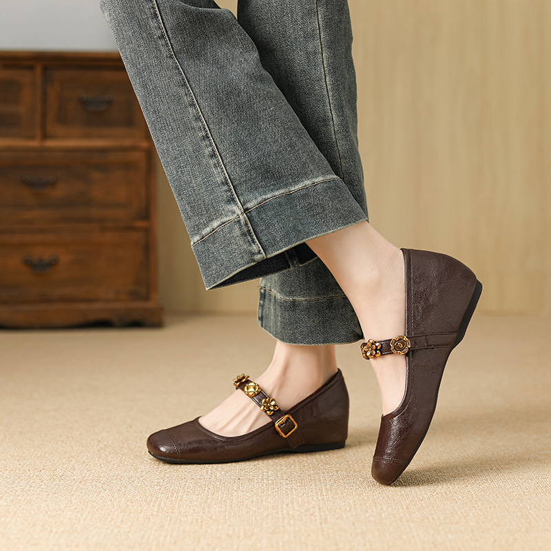 Low pointed retro thick spring France style shoes