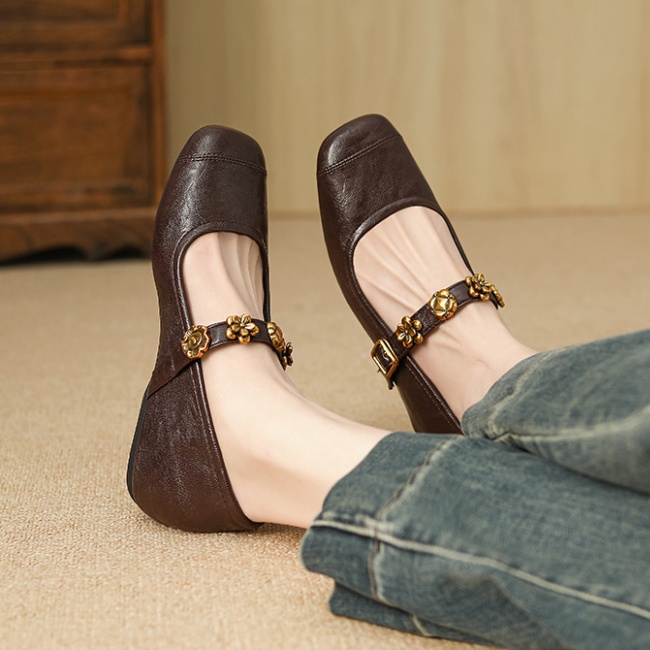 Low pointed retro thick spring France style shoes