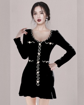 V-neck pinched waist chanelstyle slim skirt hem dress
