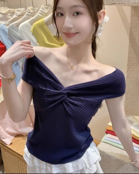 Niche summer Korean style T-shirt knitted slim sweater