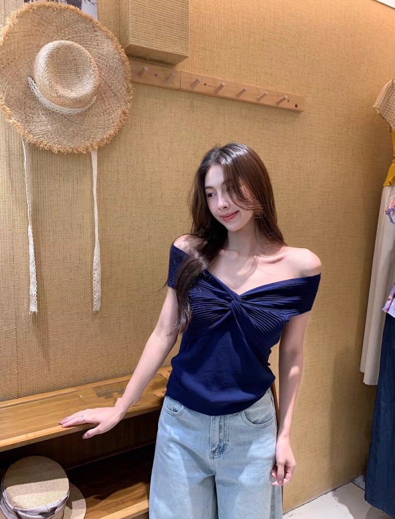 Niche summer Korean style T-shirt knitted slim sweater