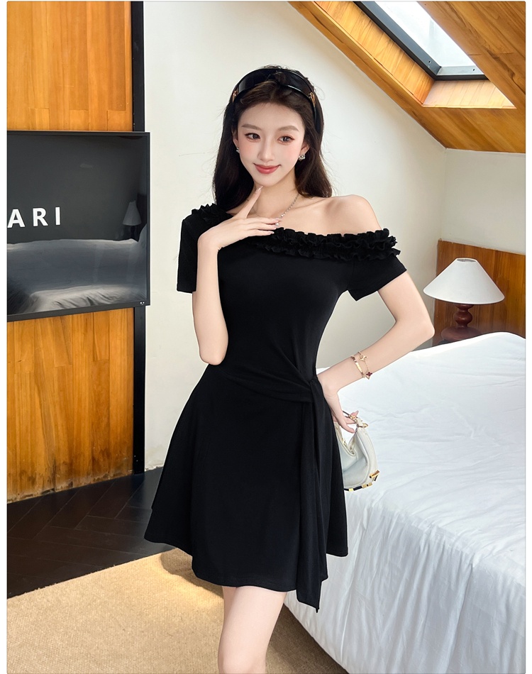 Pinched waist sloping shoulder frenum summer dress