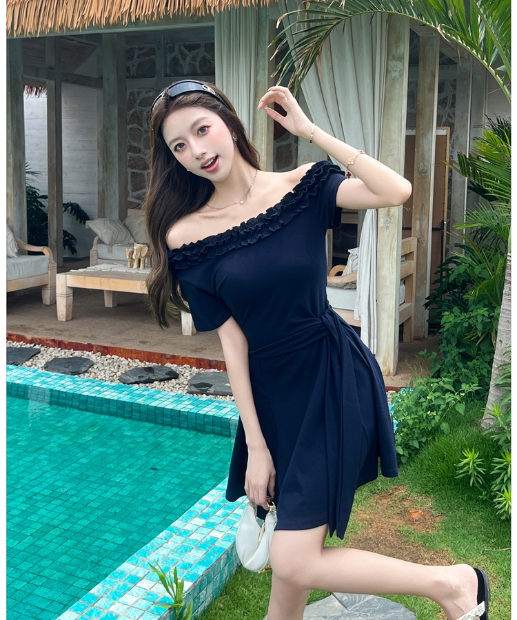 Pinched waist sloping shoulder frenum summer dress