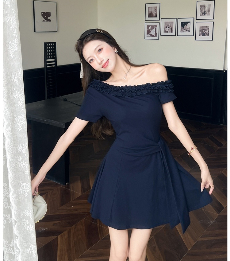 Pinched waist sloping shoulder frenum summer dress