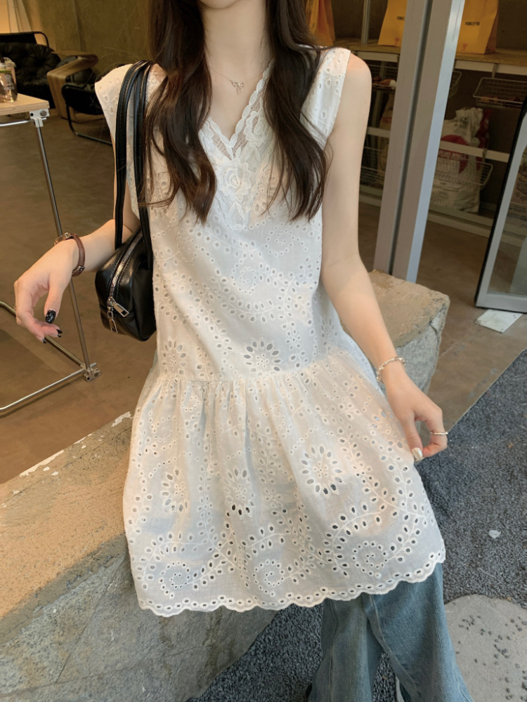 Sleeveless temperament dress spring and summer V-neck tops