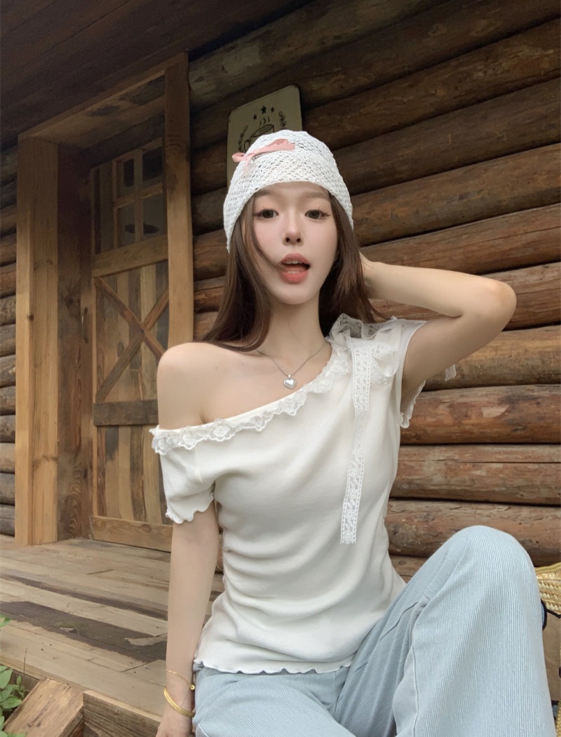 Sloping shoulder lace collar T-shirt bandage sweater