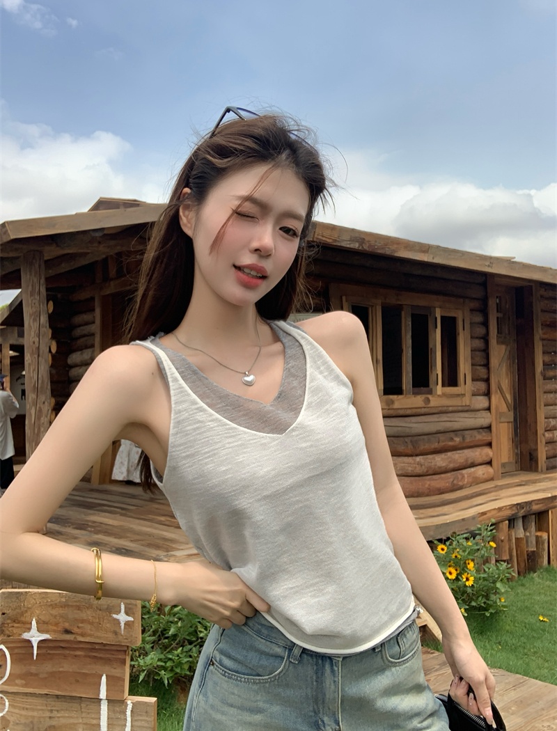 Thin sleeveless sling mixed colors Pseudo-two splice vest