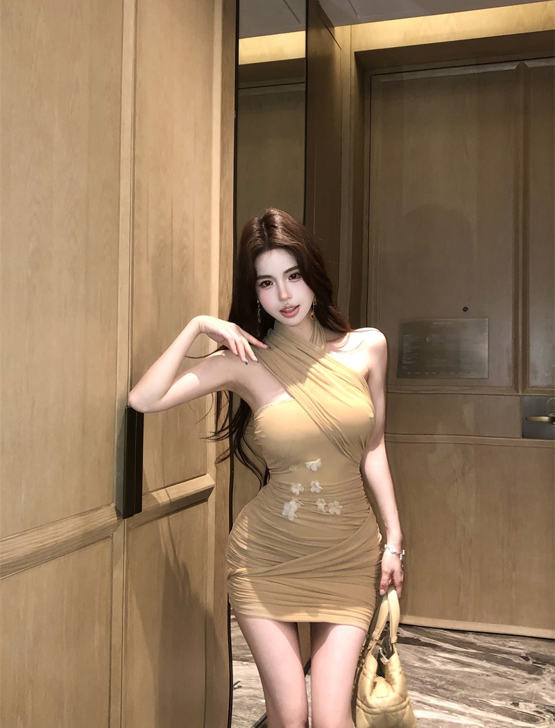 Halter chiffon package hip strapless fold dress