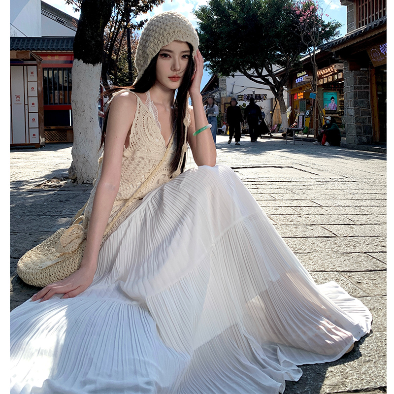 Lady hollow crimp long skirt white travel skirt a set