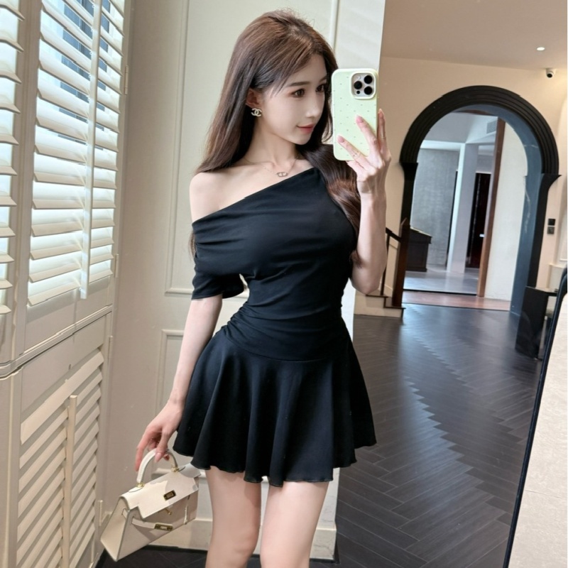 Horizontal collar pinched waist strapless sexy dress