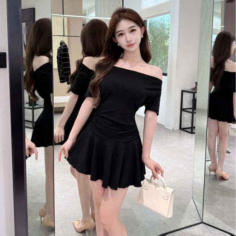 Horizontal collar pinched waist strapless sexy dress