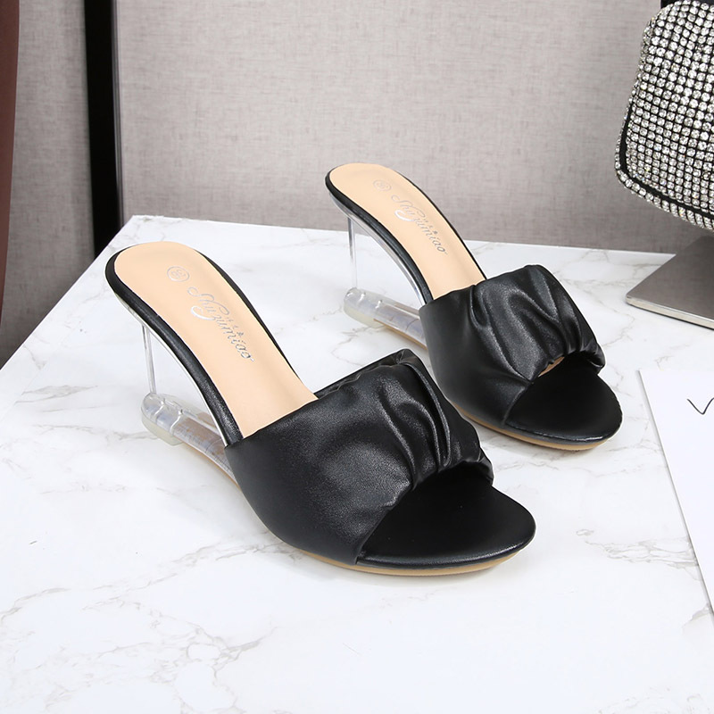 Summer fashion slippers wears outside high-heeled shoes