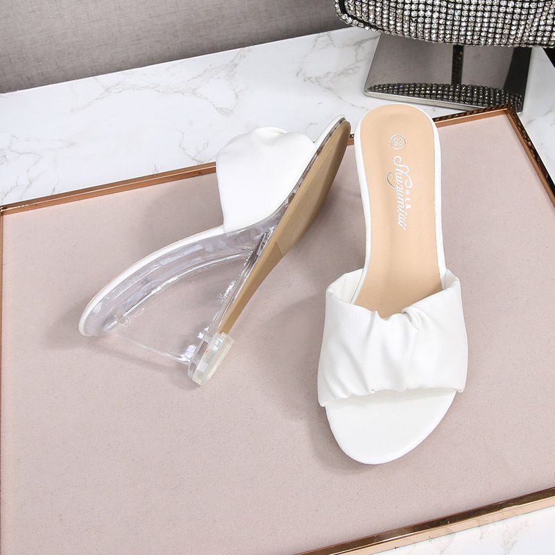 Summer fashion slippers wears outside high-heeled shoes