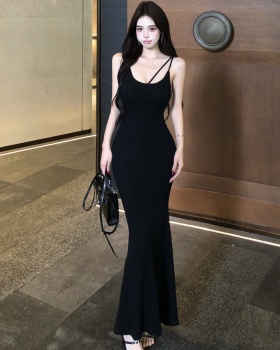 With chest pad long sling black slim dress