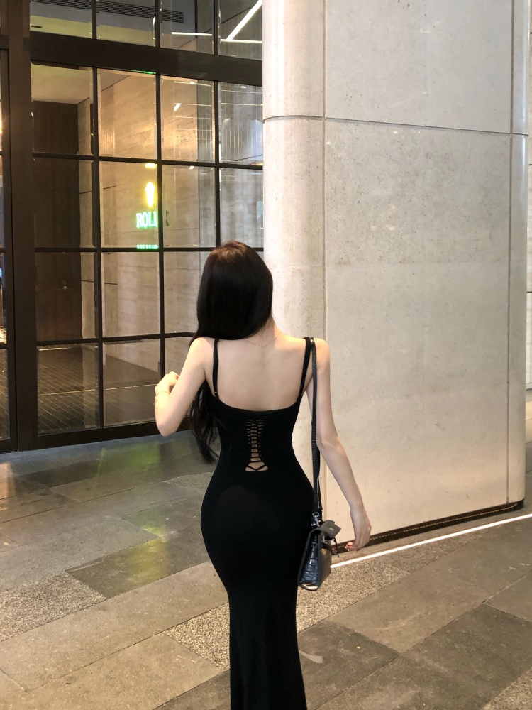 With chest pad long sling black slim dress