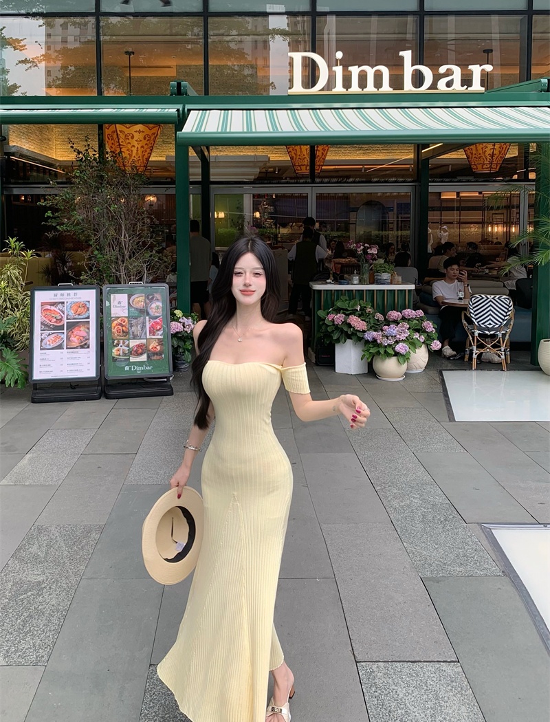 Horizontal collar summer package hip temperament dress