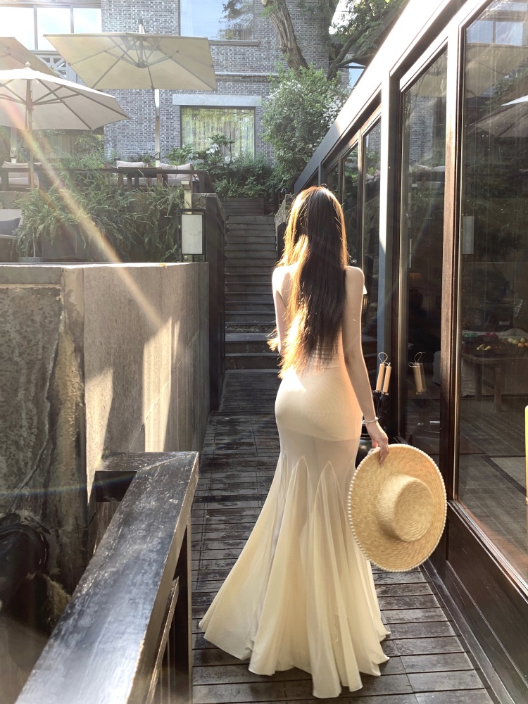 Slim halter commuting applique long frenum dress