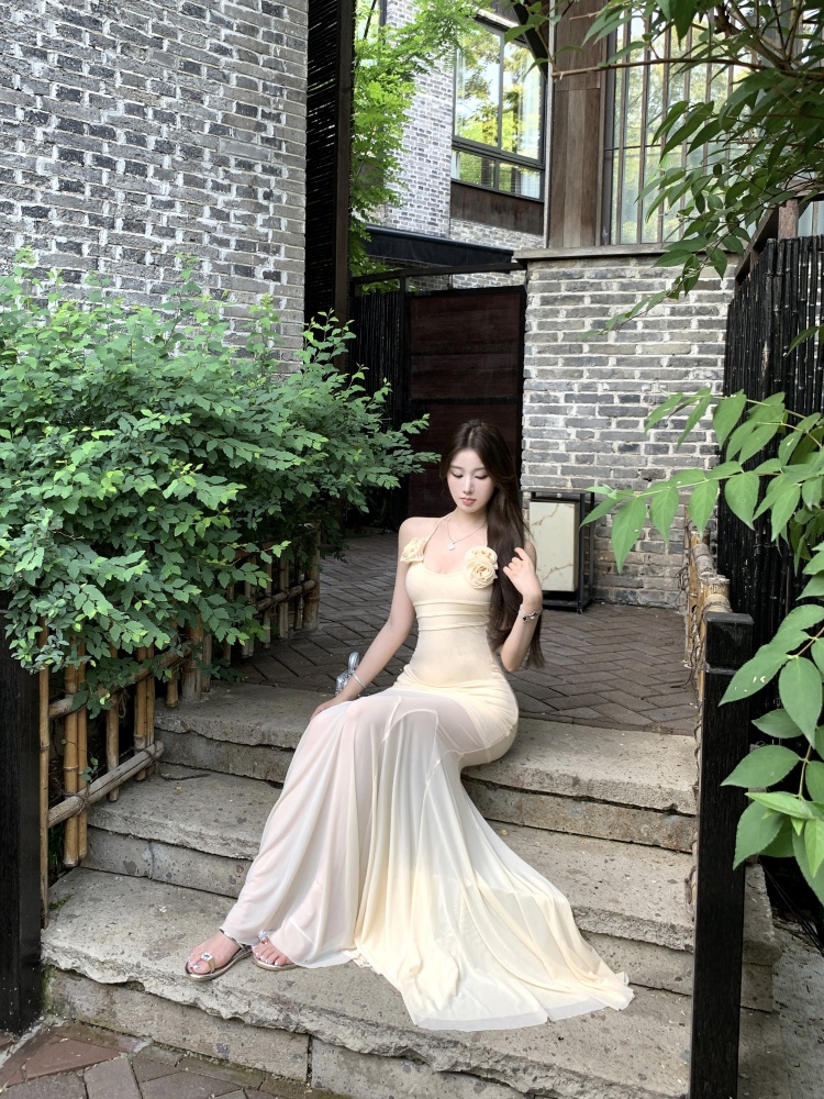 Slim halter commuting applique long frenum dress