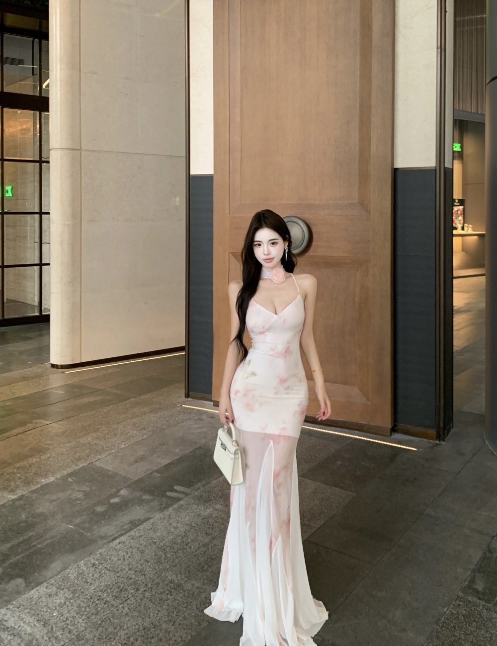 Slim halter frenum commuting lace long dress