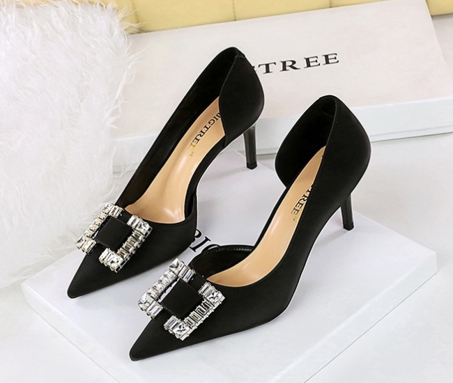 Hollow shoes low wedding shoes for women