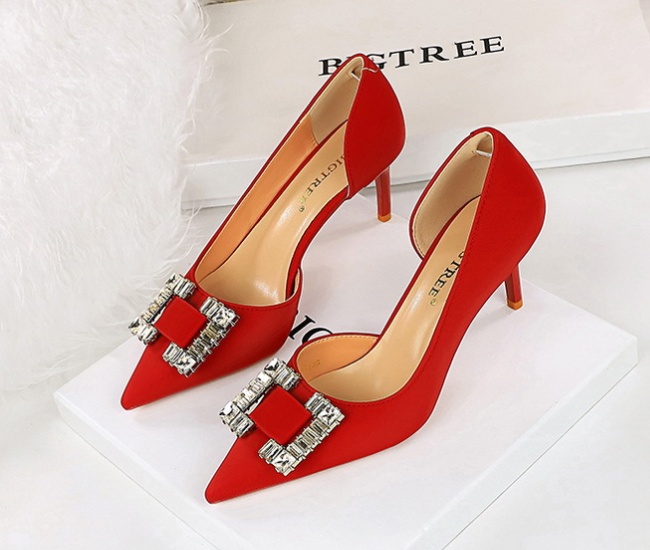 Hollow shoes low wedding shoes for women