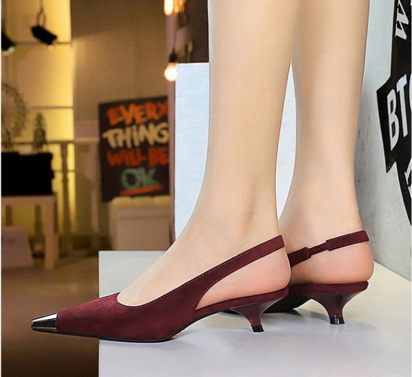Pointed Korean style low broadcloth metal shoes