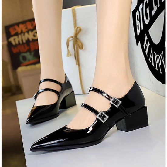 Retro patent leather fashion shoes for women