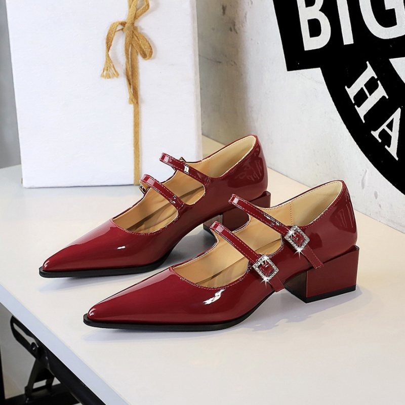 Retro patent leather fashion shoes for women