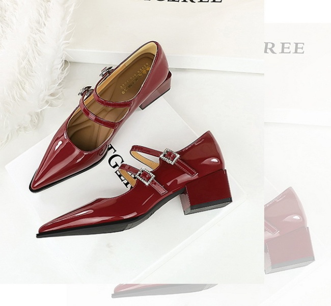 Retro patent leather fashion shoes for women