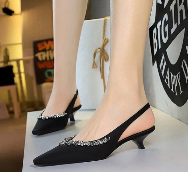 Pointed cozy chain rhinestone satin Korean style shoes