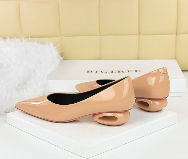 Low pointed shoes patent leather lazy shoes for women
