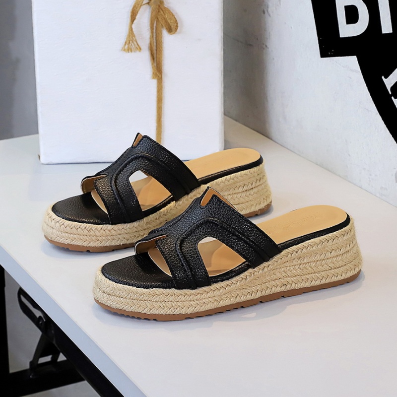 Sandy beach weaving shoes wears outside slippers for women