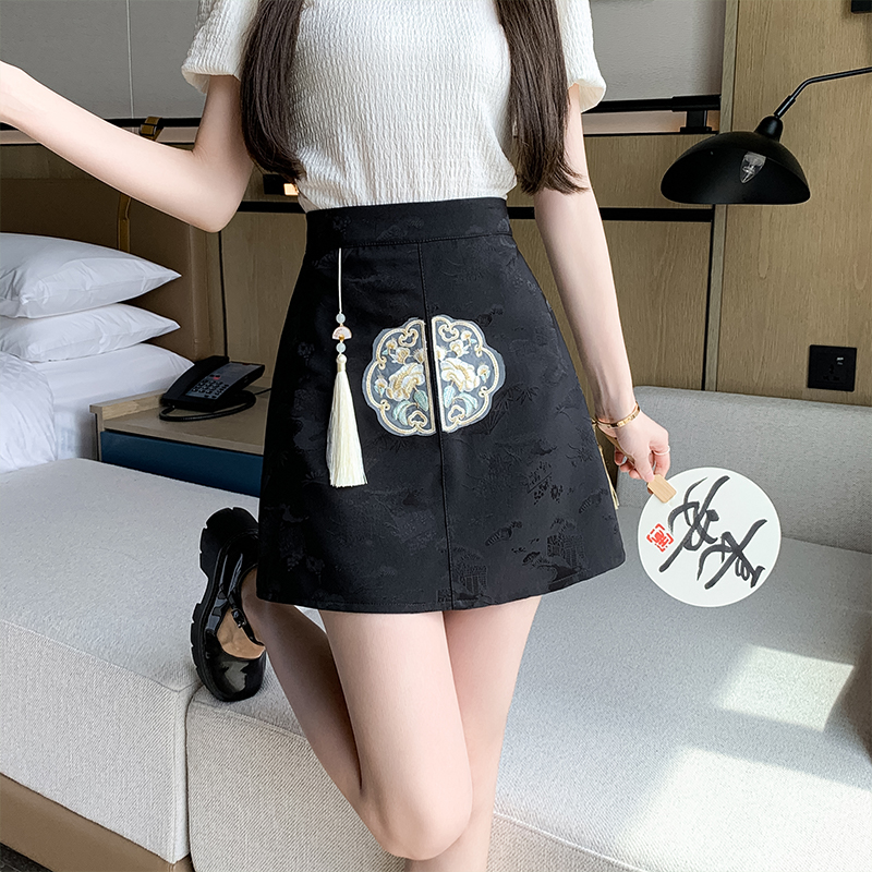 Split embroidery shorts package hip short skirt