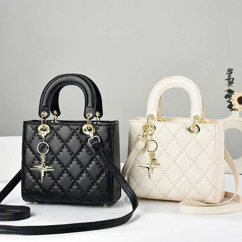 All-match chanelstyle packet fashion messenger bag