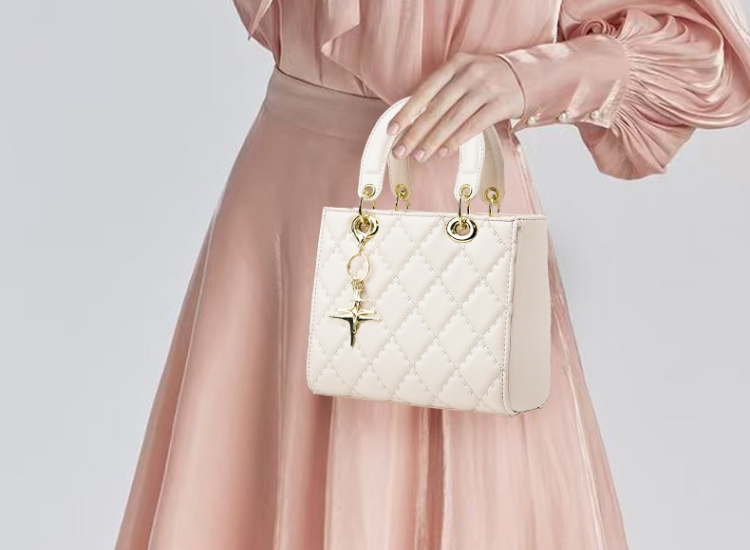All-match chanelstyle packet fashion messenger bag