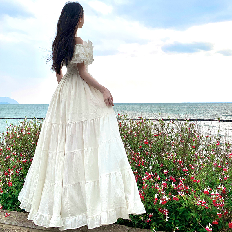 Tender burr vacation strapless France style big skirt dress