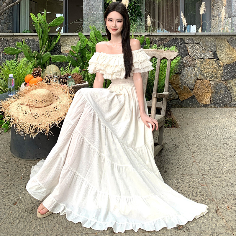 Tender burr vacation strapless France style big skirt dress