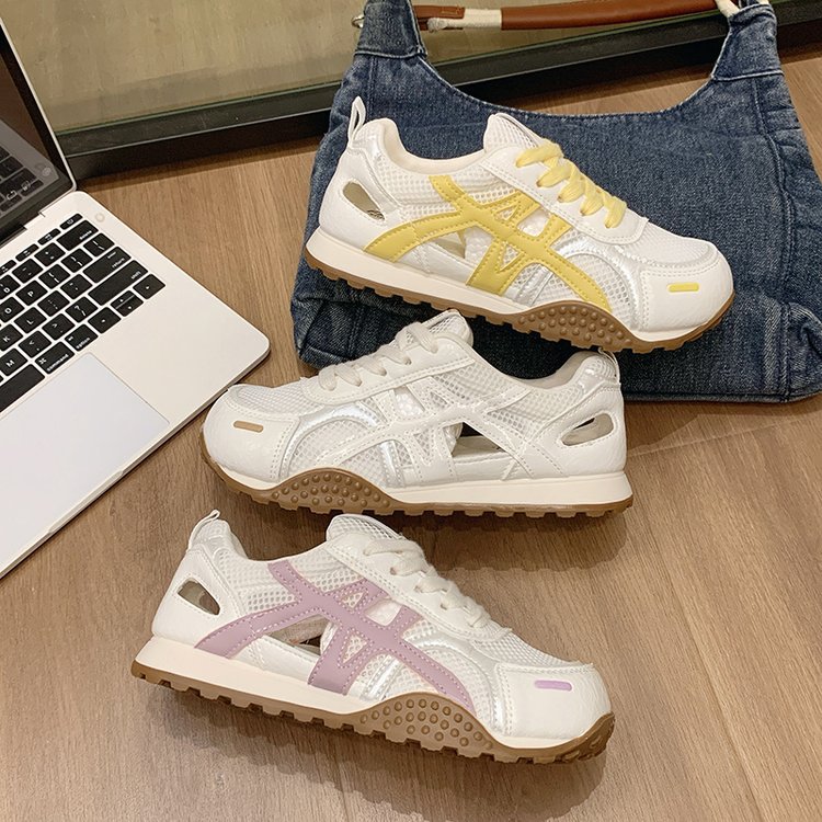Summer sports shoes wears outside rome sandals