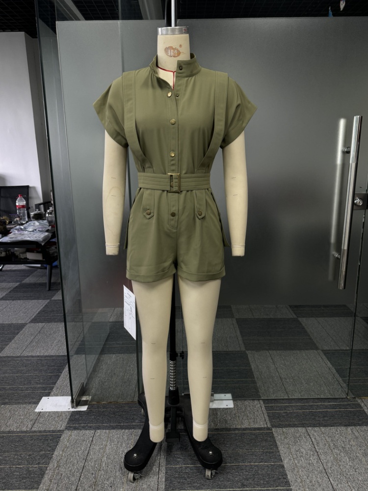 Conjoined sleeveless work clothing loose commuting shorts