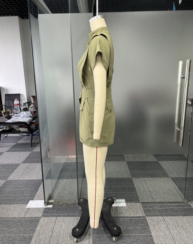 Conjoined sleeveless work clothing loose commuting shorts