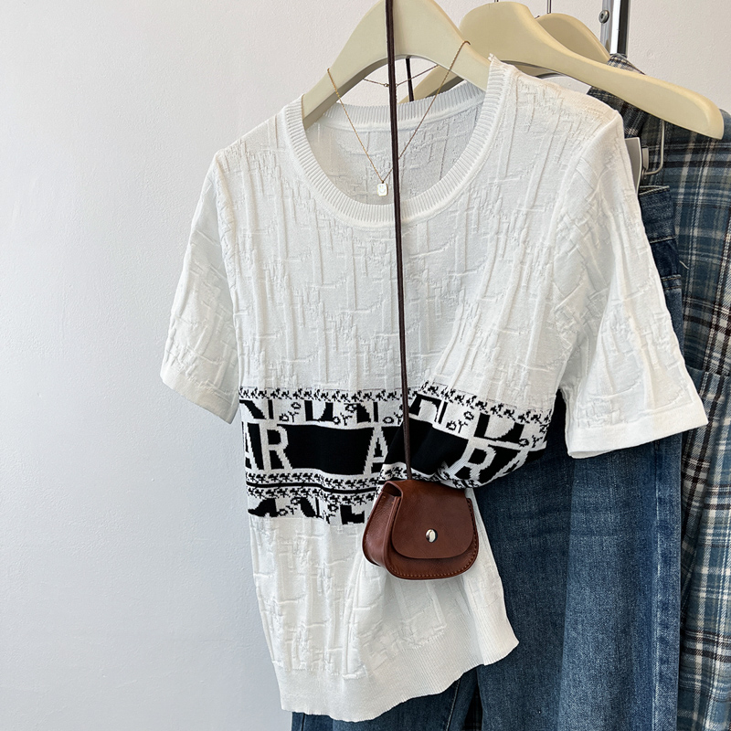 Round neck letters jacquard short sleeve knitted T-shirt