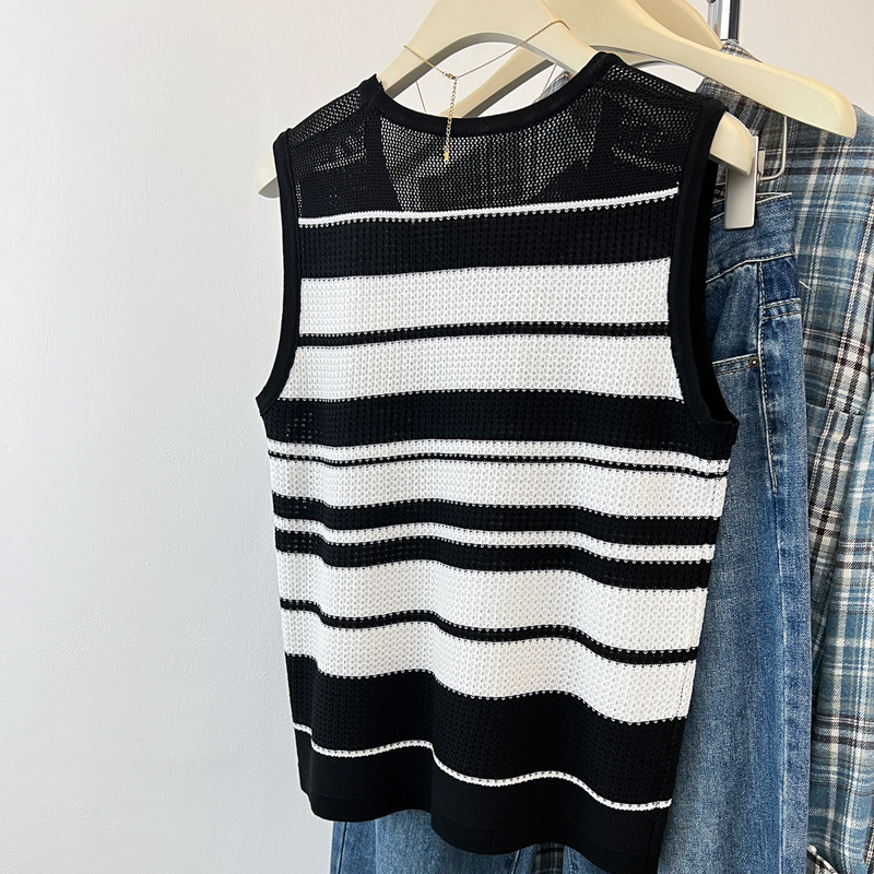 Sleeveless summer vest hollow black-white tops