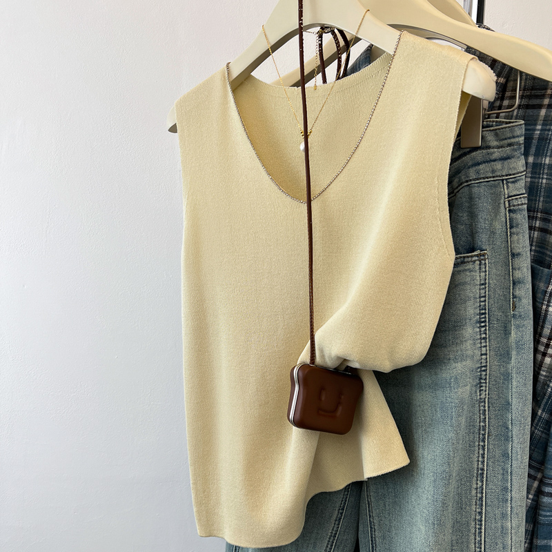 Sleeveless rhinestone summer knitted vest