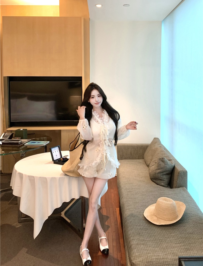 Lace shorts hollow shirt 2pcs set for women