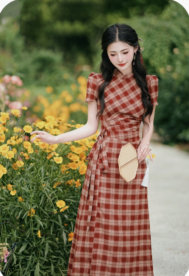 Maiden dress red cell cheongsam