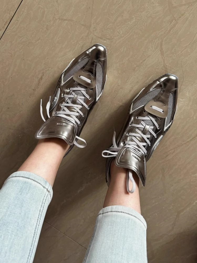 Silver France style shoes pointed Sports shoes
